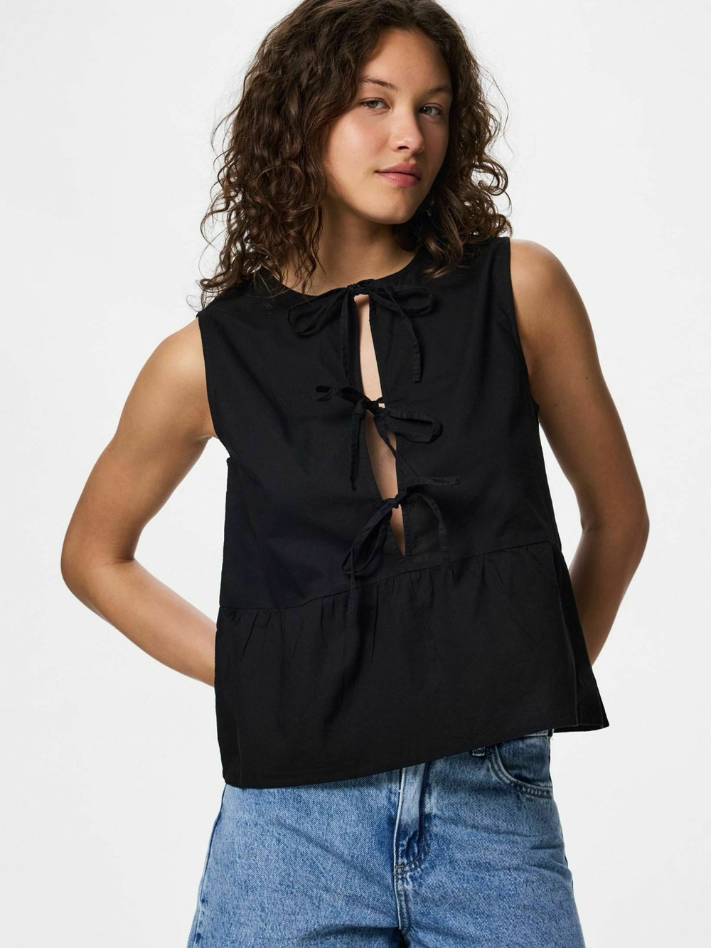 Vigoss Black Sleeveless Tie-Front Peplum Camisole
